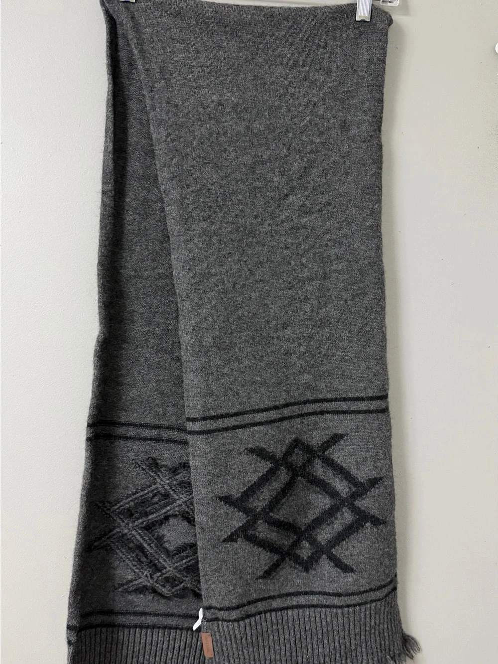 Pendleton Gray Knit Fringe Scarf Geometric Pattern Unisex